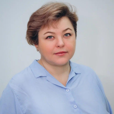 Киреева Елена Игоревна - ведущий нейропсихолог центра «Нейрофизиологии и реабилитации» Группы Компаний «Здоровый ребенок», специалист системной нейромодуляции.