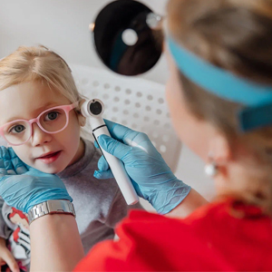 ЛОР-врачи, сурдологи в медицинском центре "Здоровый ребенок" на ул. Загоровского, 13/1