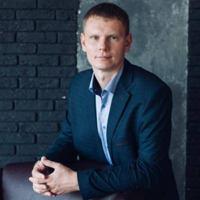 Шлыков Иван Иванович - массажист в филиале медицинского центра «Здоровый ребенок» на ул. Острогожская, 170/3.